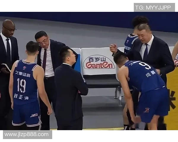 南京网球队战术引发热议球迷与专家观点交锋分析